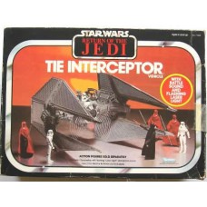 TIE INTERCEPTOR EN CAJA KENNER 1983   